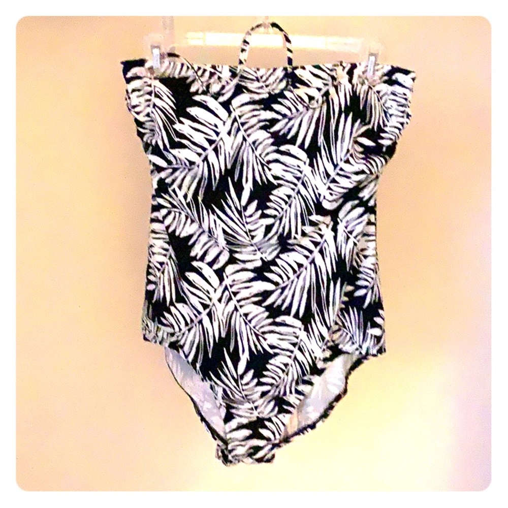 Strapless/halter one piece swimsuit